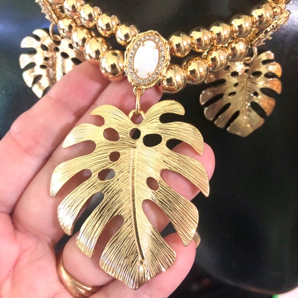 LILLY PULITZER NECKLACE NWT EXQUISITE MONSTERA LEAF NECKLACE ⭐️JUNGLE VIBE GOLD - Picture 7 of 16